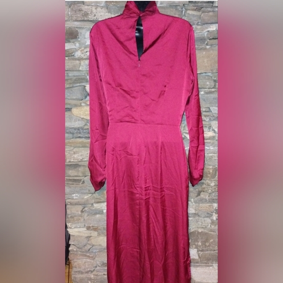 Alexia Admor red turtleneck dress, long sleeve, gathered at the waist - Picture 11 of 12